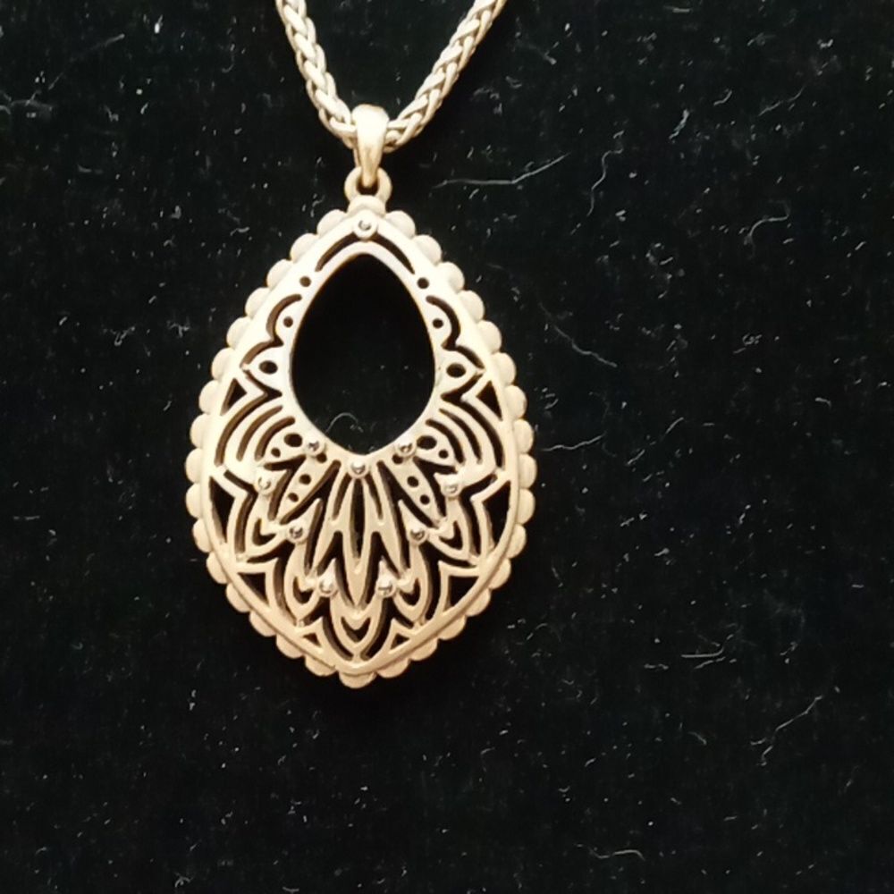 Multi chain necklace - Picture 2 of 4